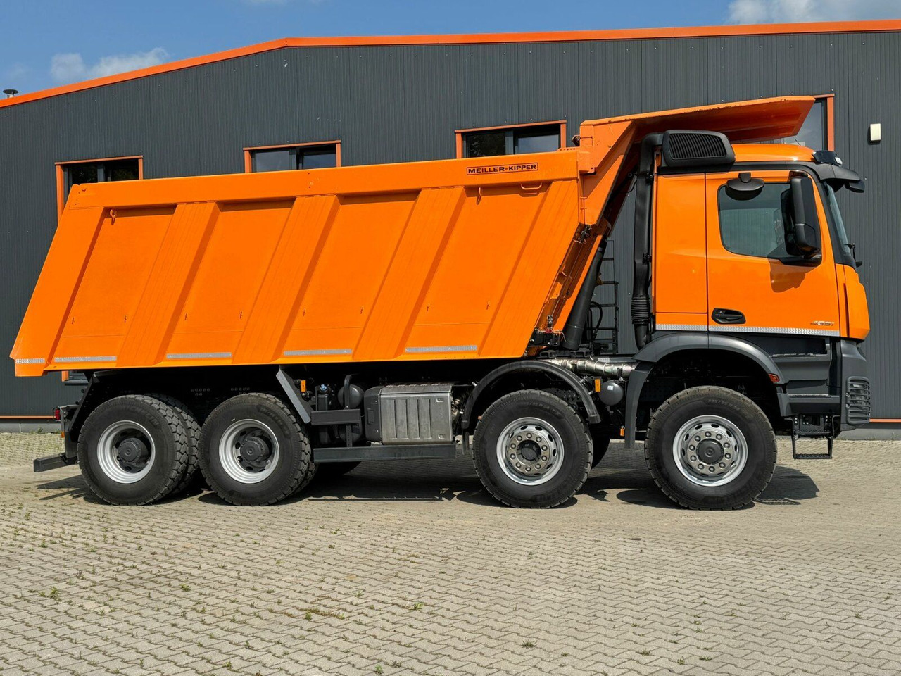 Mercedes-Benz AROCS 4851 8x6 Euro 6 Gesteinkipper MEILLER 25m³ - Kallurauto: pilt 4 Mercedes-Benz AROCS 4851 8x6 Euro 6 Gesteinkipper MEILLER 25m³ - Kallurauto: pilt 4