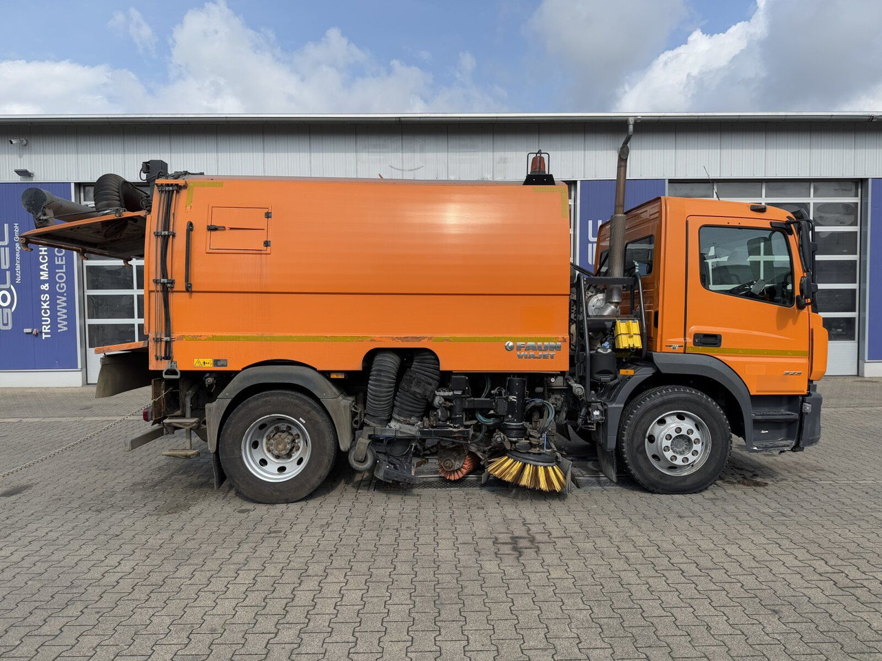 Mercedes-Benz ATEGO 1323 4x2 Kehrmaschine FAUN Viajet 6R/H - Tänavapühkimismasin: pilt 3 Mercedes-Benz ATEGO 1323 4x2 Kehrmaschine FAUN Viajet 6R/H - Tänavapühkimismasin: pilt 3