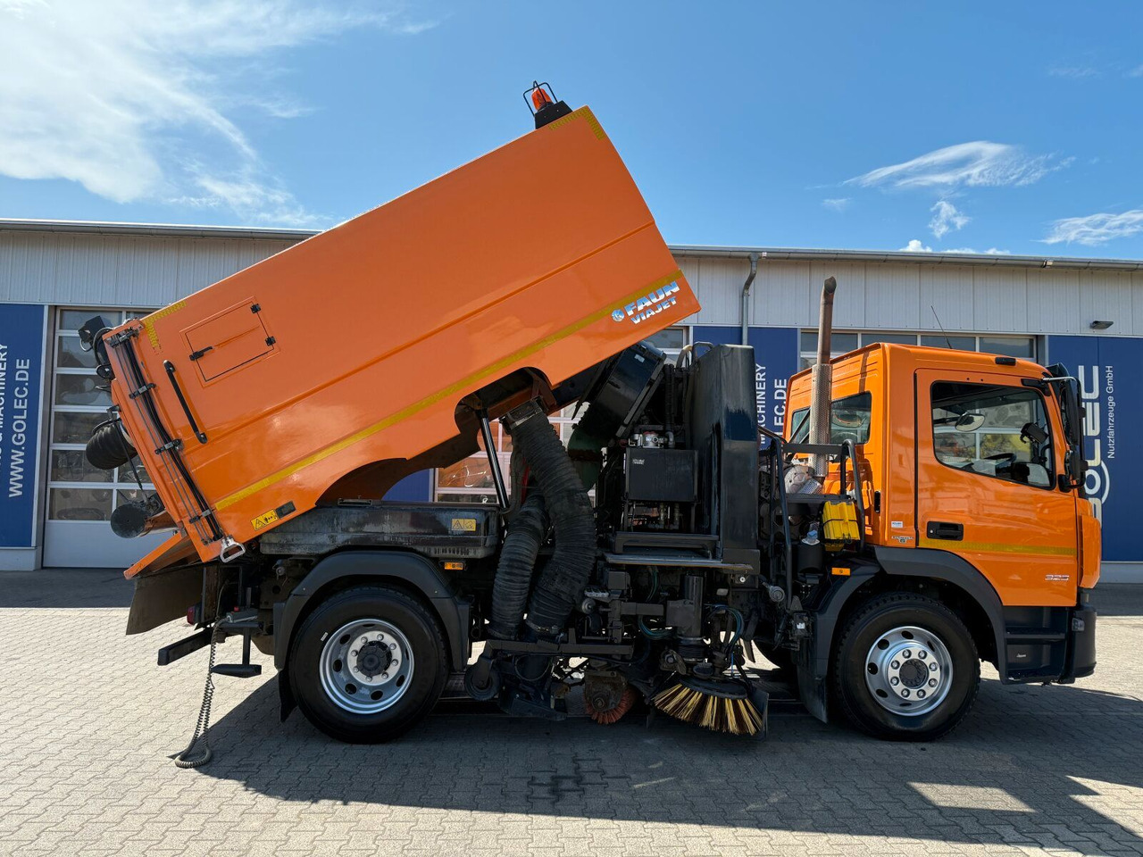 Mercedes-Benz ATEGO 1323 4x2 Kehrmaschine FAUN Viajet 6R/H - Tänavapühkimismasin: pilt 4 Mercedes-Benz ATEGO 1323 4x2 Kehrmaschine FAUN Viajet 6R/H - Tänavapühkimismasin: pilt 4