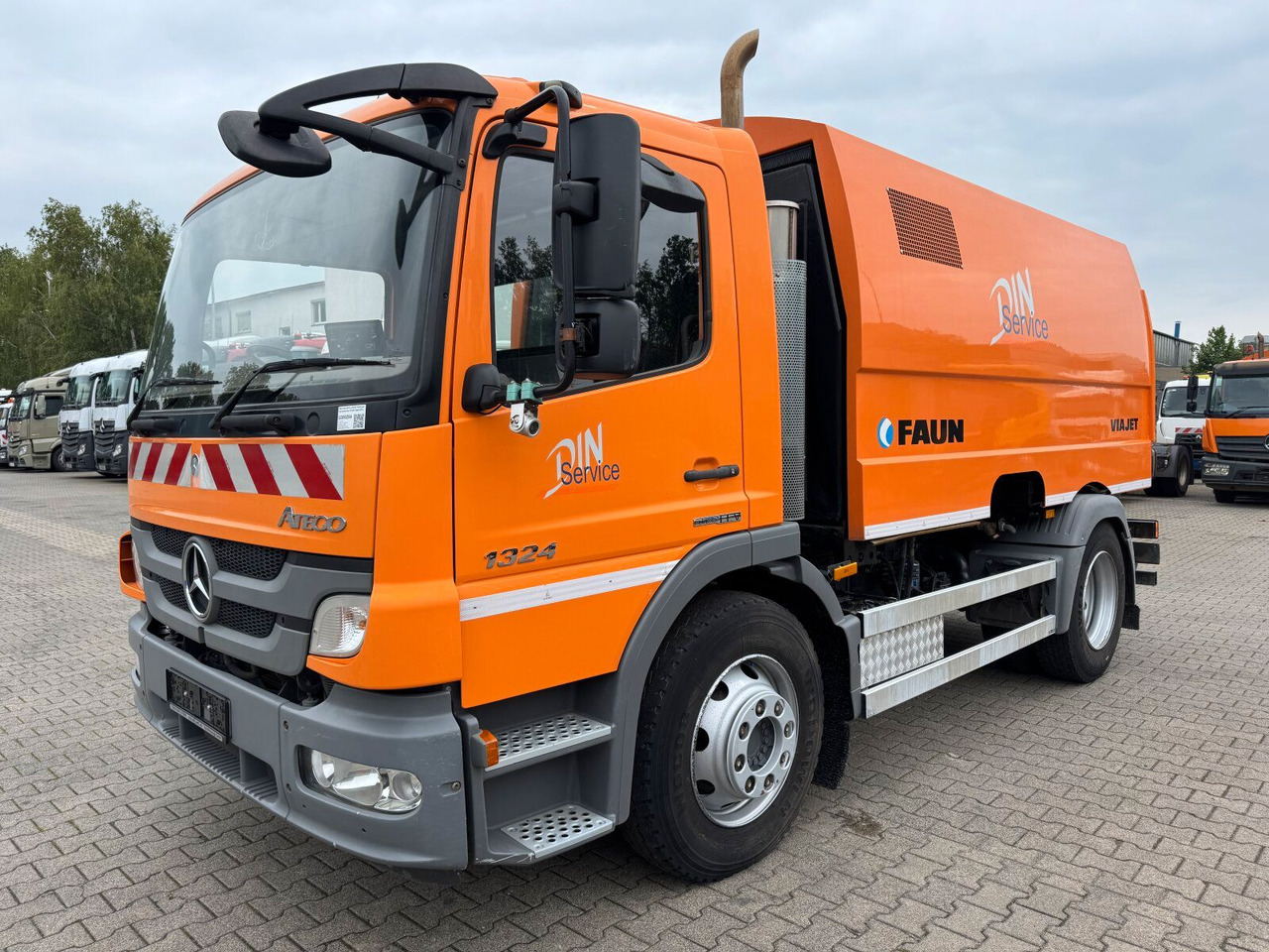 Mercedes-Benz ATEGO 1324 4x2 Kehrmaschine FAUN Viajet 6R/H - Tänavapühkimismasin: pilt 3 Mercedes-Benz ATEGO 1324 4x2 Kehrmaschine FAUN Viajet 6R/H - Tänavapühkimismasin: pilt 3