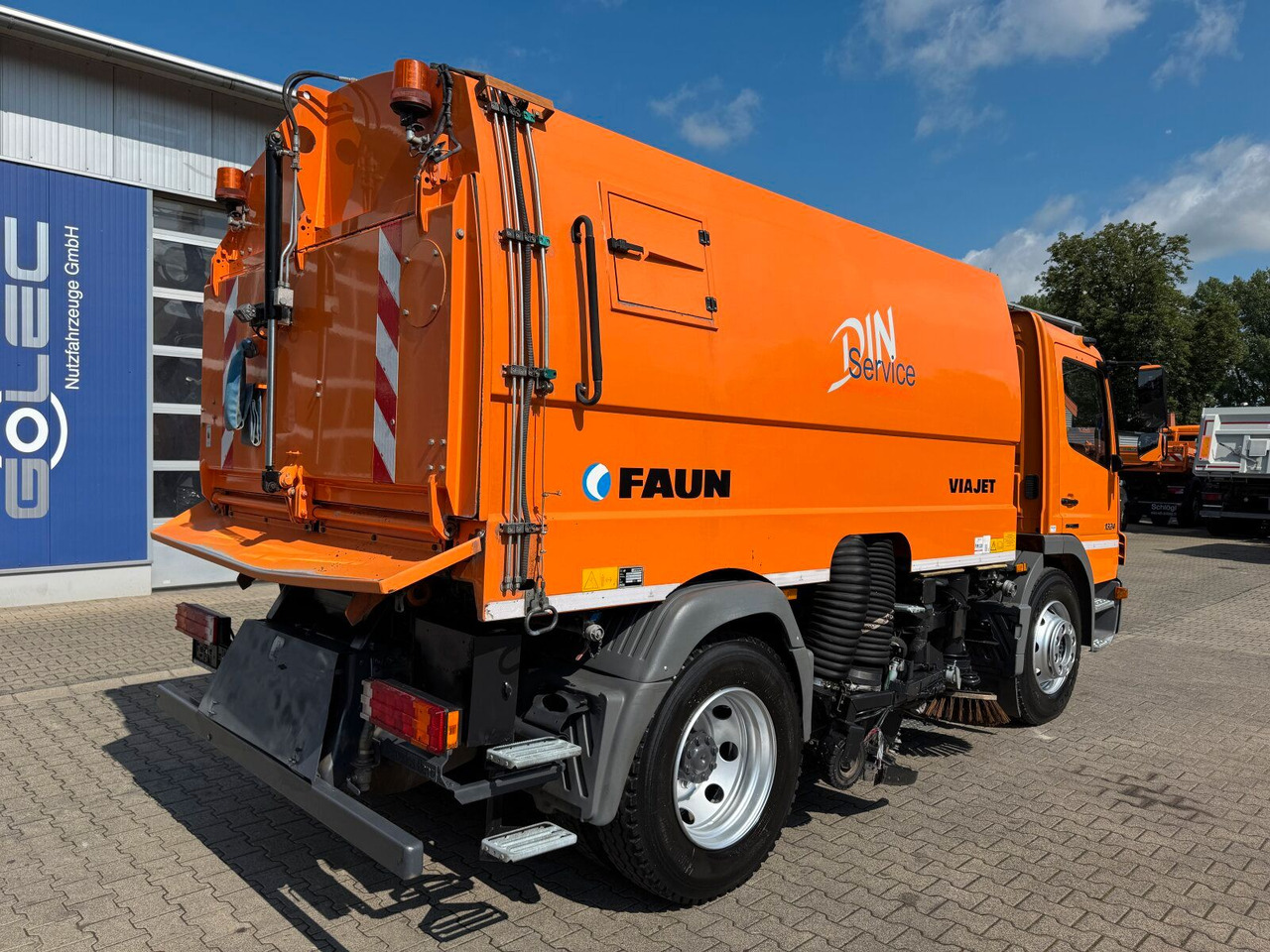 Mercedes-Benz ATEGO 1324 4x2 Kehrmaschine FAUN Viajet 6R/H - Tänavapühkimismasin: pilt 5 Mercedes-Benz ATEGO 1324 4x2 Kehrmaschine FAUN Viajet 6R/H - Tänavapühkimismasin: pilt 5