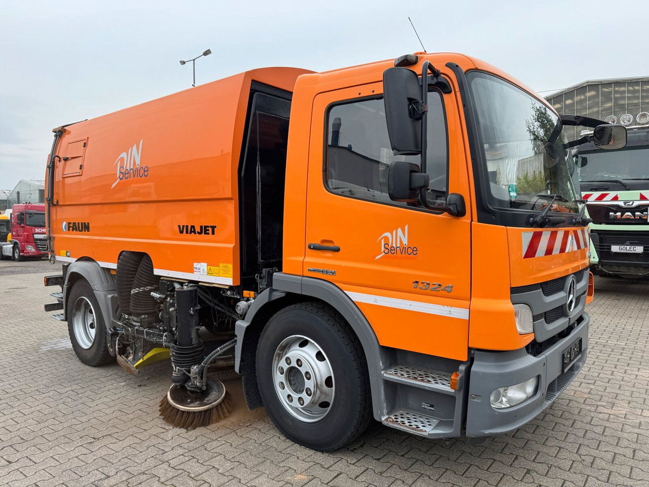 Mercedes-Benz ATEGO 1324 4x2 Kehrmaschine FAUN Viajet 6R/H - Tänavapühkimismasin: pilt 2 Mercedes-Benz ATEGO 1324 4x2 Kehrmaschine FAUN Viajet 6R/H - Tänavapühkimismasin: pilt 2