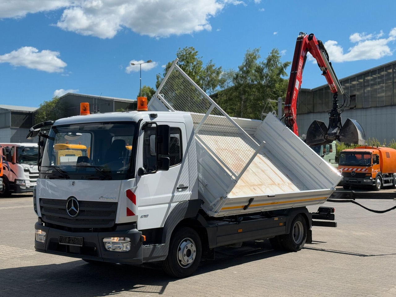 Tarbesõiduk kallur Mercedes-Benz ATEGO 818 4x2 Euro 6 Kipper Kran FASSI F65B.0.22: pilt 12