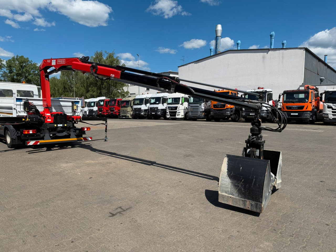 Tarbesõiduk kallur Mercedes-Benz ATEGO 818 4x2 Euro 6 Kipper Kran FASSI F65B.0.22: pilt 20