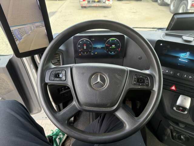 Mercedes-Benz Arocs 3246 8x4 Abrollkipper Kran Palfinger 19001 - Konkstõstukiga veoauto, Kraanaga veoauto: pilt 4 Mercedes-Benz Arocs 3246 8x4 Abrollkipper Kran Palfinger 19001 - Konkstõstukiga veoauto, Kraanaga veoauto: pilt 4