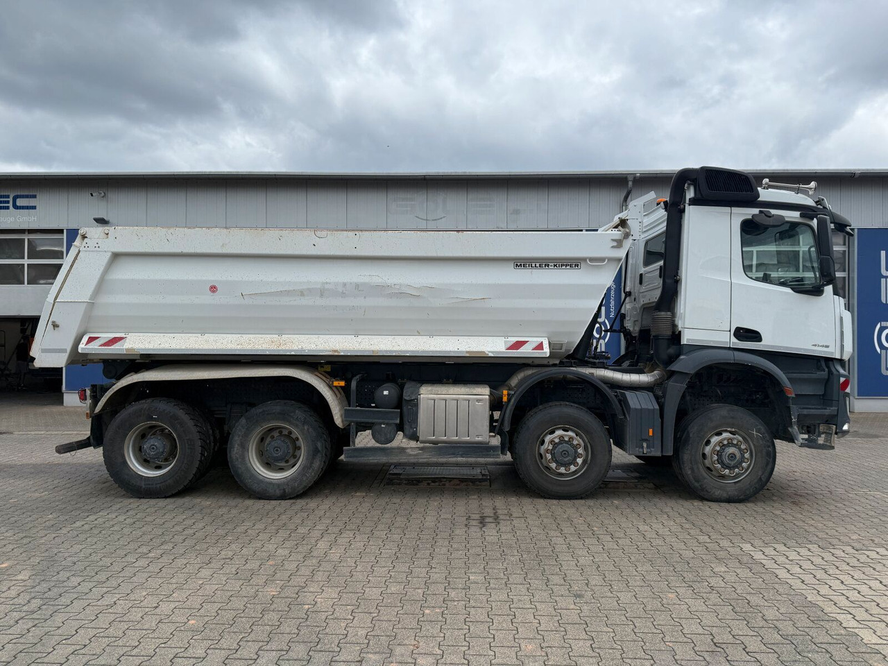 Mercedes-Benz Arocs 4145 8x8 Muldenkipper MEILLER - Nöörtõstukiga veoauto: pilt 3 Mercedes-Benz Arocs 4145 8x8 Muldenkipper MEILLER - Nöörtõstukiga veoauto: pilt 3