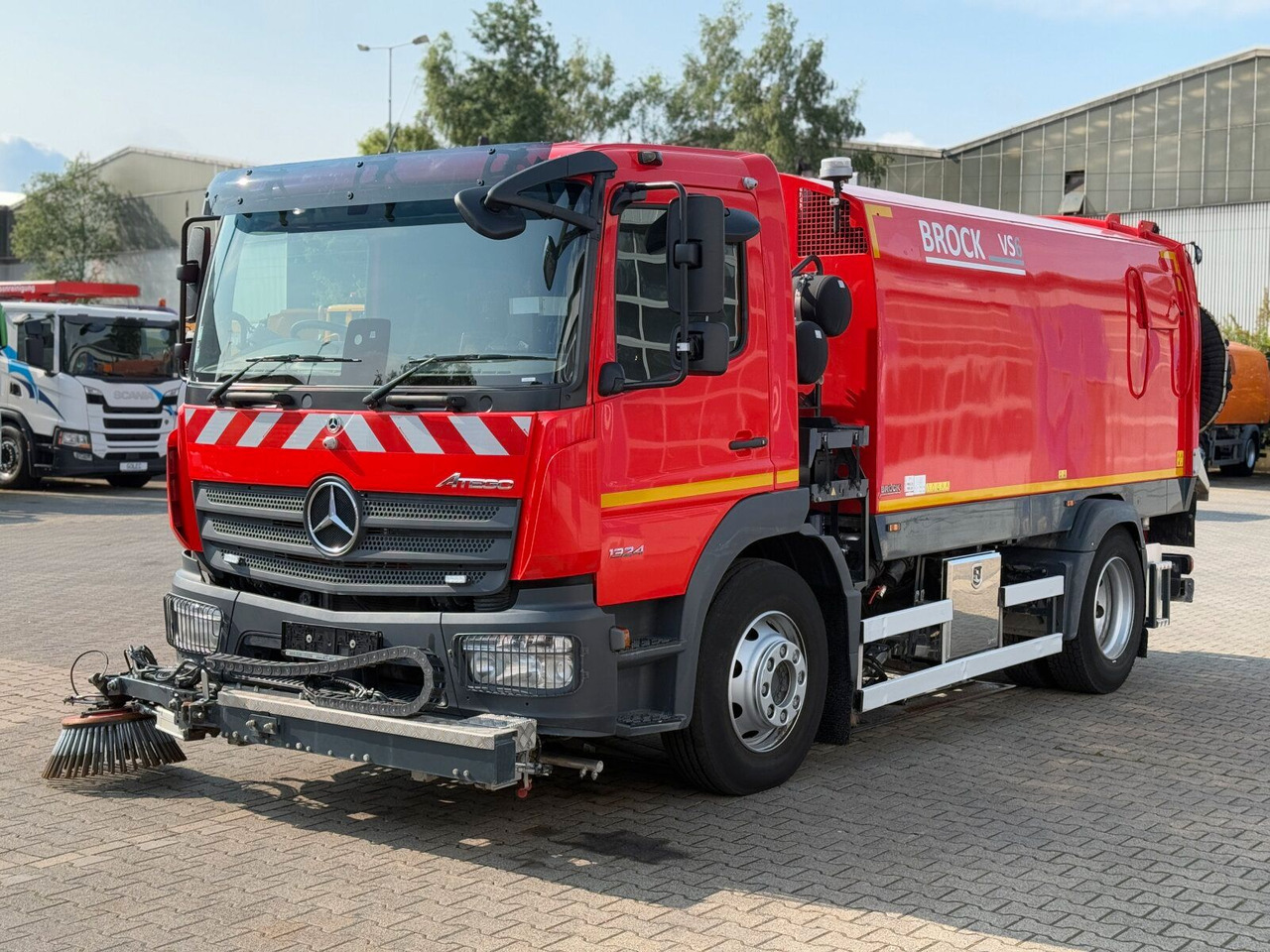 Mercedes-Benz Atego 1324 4x2 Kehrmaschine BROCK HD Anlage - Tänavapühkimismasin: pilt 2 Mercedes-Benz Atego 1324 4x2 Kehrmaschine BROCK HD Anlage - Tänavapühkimismasin: pilt 2