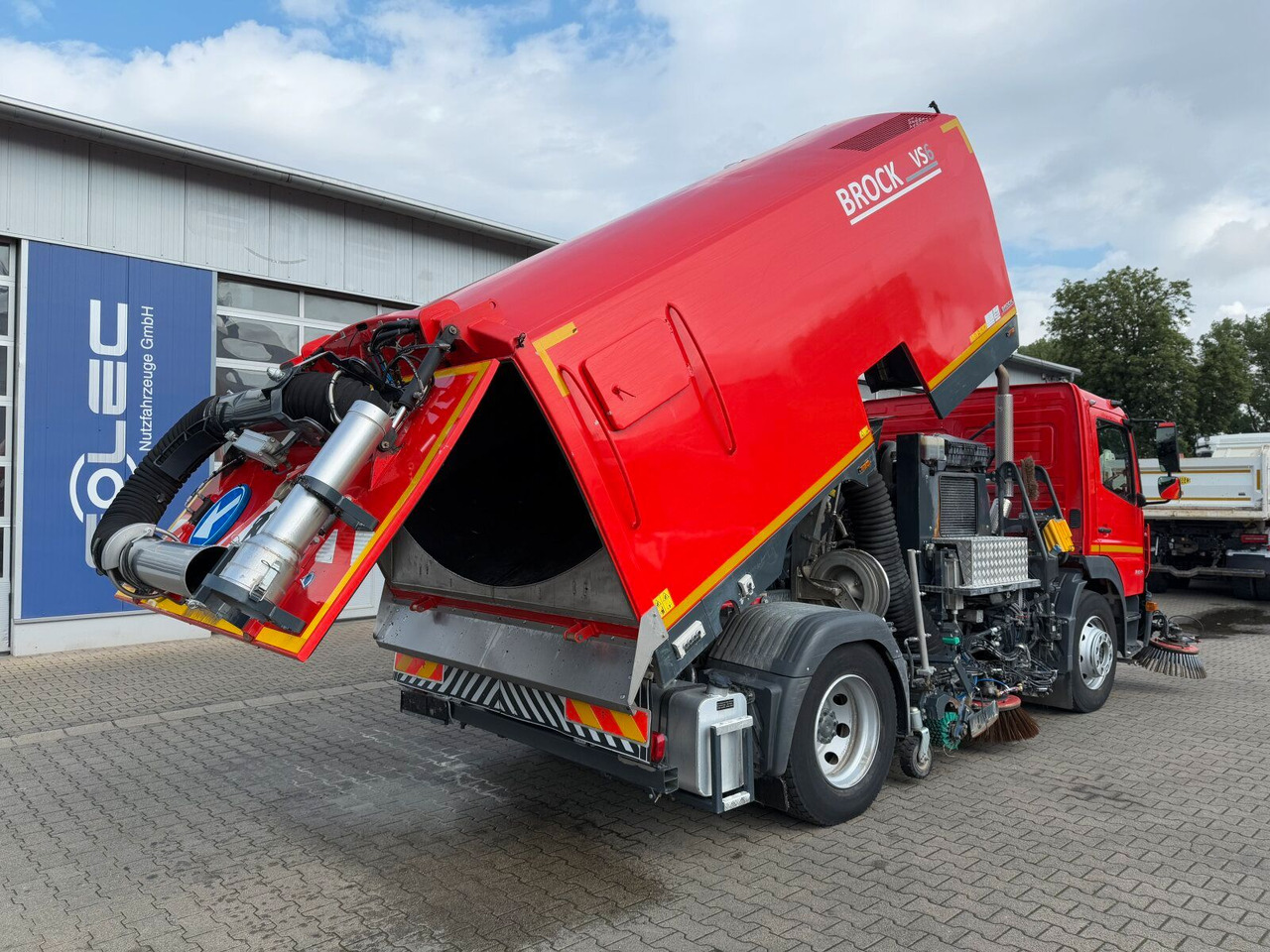 Mercedes-Benz Atego 1324 4x2 Kehrmaschine BROCK HD Anlage - Tänavapühkimismasin: pilt 5 Mercedes-Benz Atego 1324 4x2 Kehrmaschine BROCK HD Anlage - Tänavapühkimismasin: pilt 5