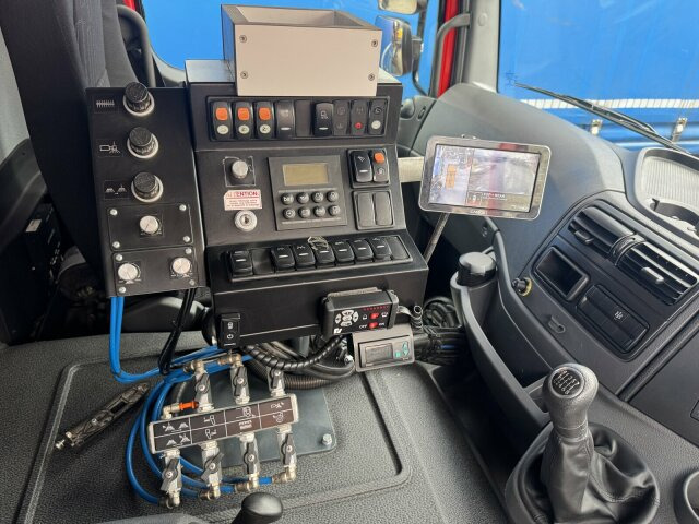 Mercedes-Benz Atego 1324 4x2 Kehrmaschine BROCK HD Anlage - Tänavapühkimismasin: pilt 5 Mercedes-Benz Atego 1324 4x2 Kehrmaschine BROCK HD Anlage - Tänavapühkimismasin: pilt 5