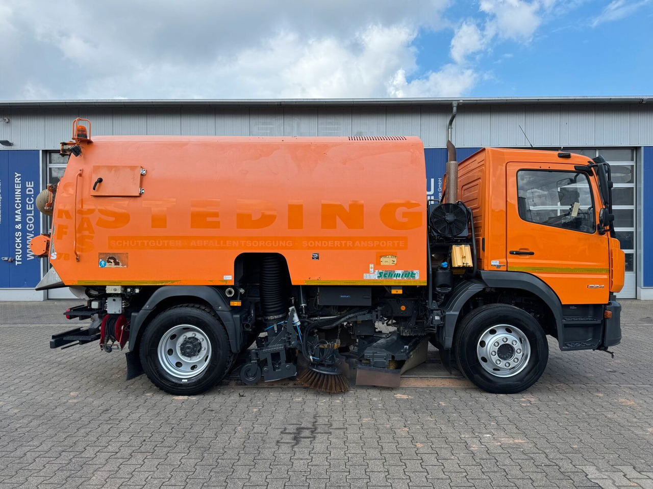 Mercedes-Benz Atego 1324 4x2 Kehrmaschine Schmidt SKF S7B 7 m³ - Tänavapühkimismasin: pilt 3 Mercedes-Benz Atego 1324 4x2 Kehrmaschine Schmidt SKF S7B 7 m³ - Tänavapühkimismasin: pilt 3