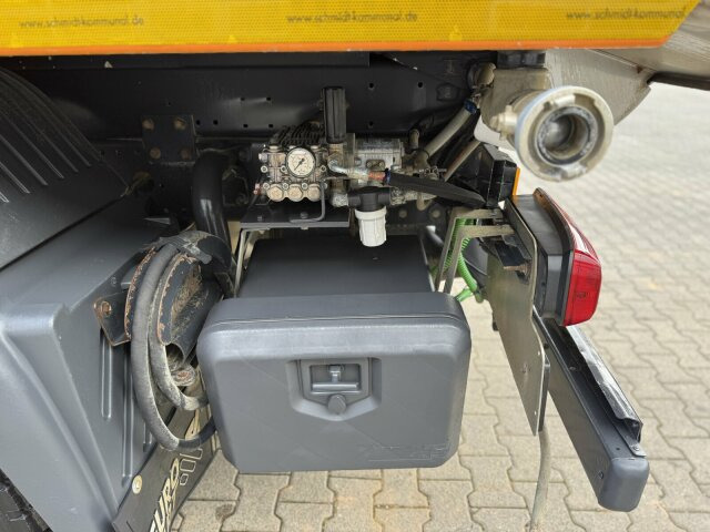 Mercedes-Benz Atego 1324 4x2 Kehrmaschine Schmidt SKF S7B 7 m³ - Tänavapühkimismasin: pilt 4 Mercedes-Benz Atego 1324 4x2 Kehrmaschine Schmidt SKF S7B 7 m³ - Tänavapühkimismasin: pilt 4