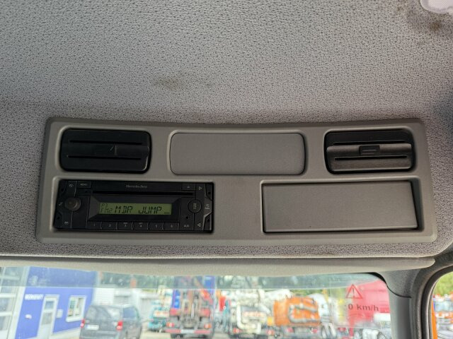 Mercedes-Benz Atego 1324 4x2 Kehrmaschine Viajet 6R/L - Tänavapühkimismasin: pilt 3 Mercedes-Benz Atego 1324 4x2 Kehrmaschine Viajet 6R/L - Tänavapühkimismasin: pilt 3