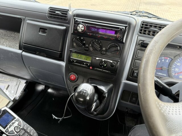 Mitsubishi Canter FUSO Kehrmaschine BROCK SL140 4 m³ - Tänavapühkimismasin: pilt 3 Mitsubishi Canter FUSO Kehrmaschine BROCK SL140 4 m³ - Tänavapühkimismasin: pilt 3