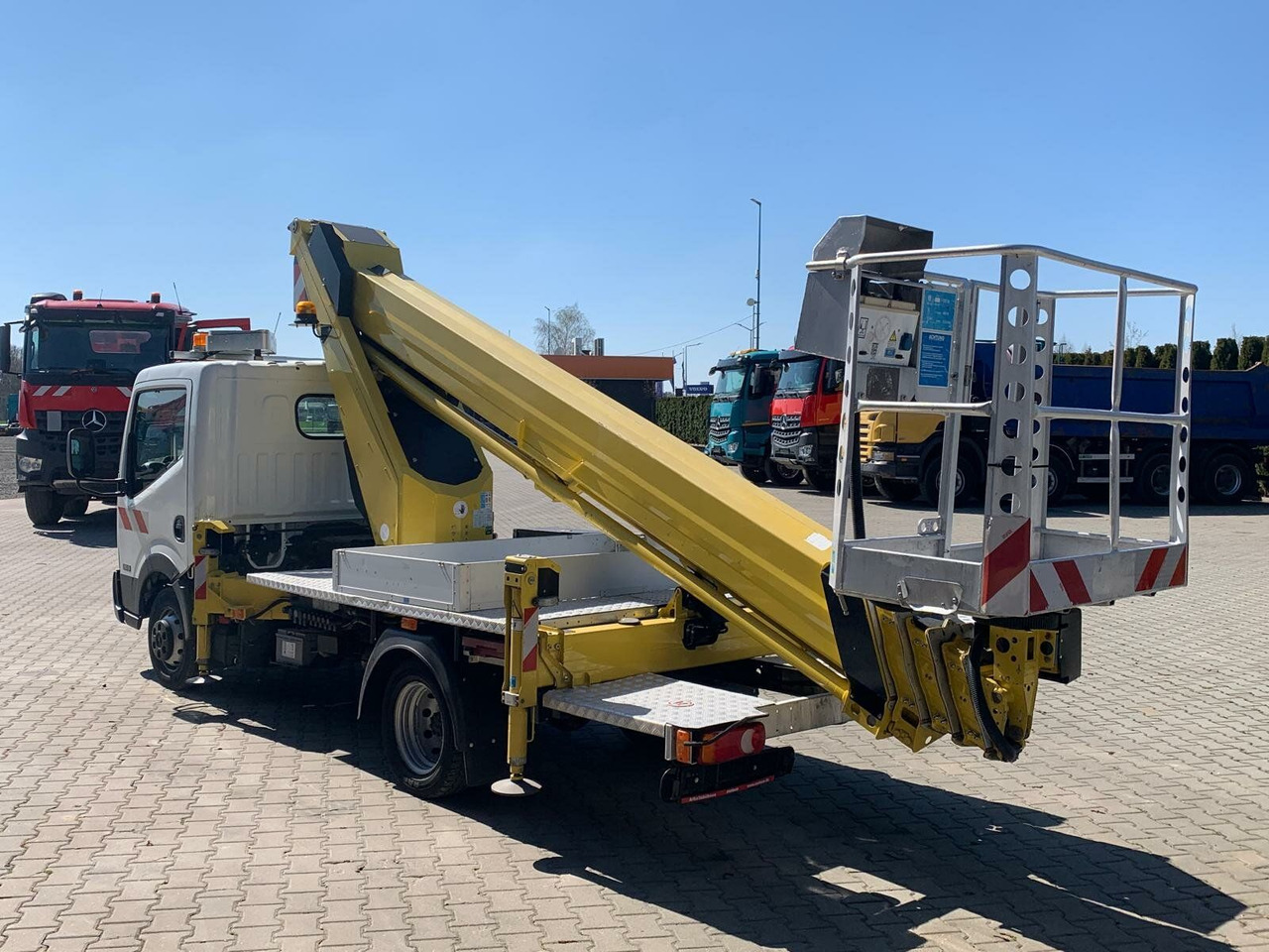 Nissan Cabstar 4x2 Ruthmann Steiger TB 270 - Veoautolt tõusev platvorm: pilt 4 Nissan Cabstar 4x2 Ruthmann Steiger TB 270 - Veoautolt tõusev platvorm: pilt 4