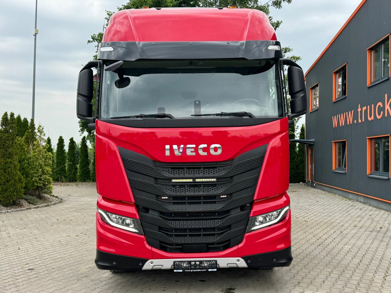 Iveco S-WAY 570 6x2 EURO6 BOOGIE Kipphydraulik - Sadulveok: pilt 3 Iveco S-WAY 570 6x2 EURO6 BOOGIE Kipphydraulik - Sadulveok: pilt 3