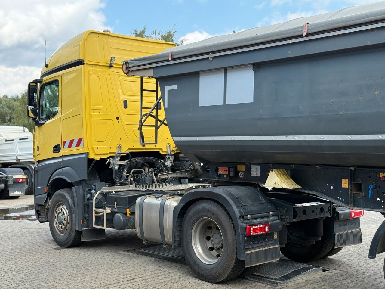 Mercedes-Benz ACTROS 1846 4x4 HAD Eur 6 Kipphydraulik Retarder - Sadulveok: pilt 4 Mercedes-Benz ACTROS 1846 4x4 HAD Eur 6 Kipphydraulik Retarder - Sadulveok: pilt 4