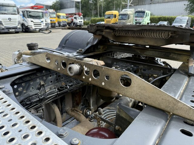 Sadulveok Mercedes-Benz ACTROS 1846 4x4 HAD Eur 6 Kipphydraulik Retarder: pilt 14 Sadulveok Mercedes-Benz ACTROS 1846 4x4 HAD Eur 6 Kipphydraulik Retarder: pilt 14