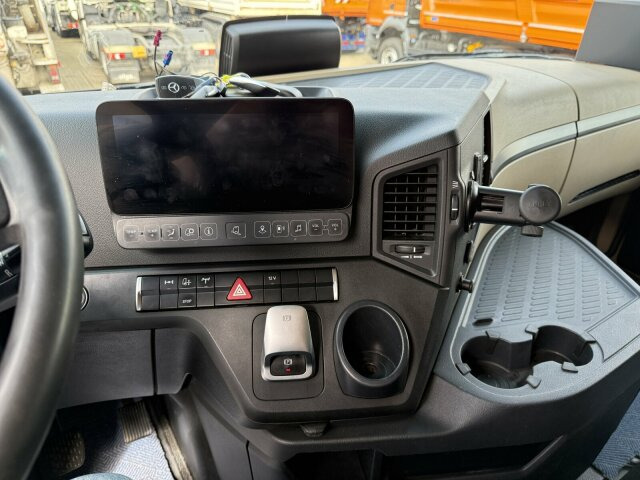 Sadulveok Mercedes-Benz ACTROS 1846 4x4 HAD Eur 6 Kipphydraulik Retarder: pilt 7 Sadulveok Mercedes-Benz ACTROS 1846 4x4 HAD Eur 6 Kipphydraulik Retarder: pilt 7