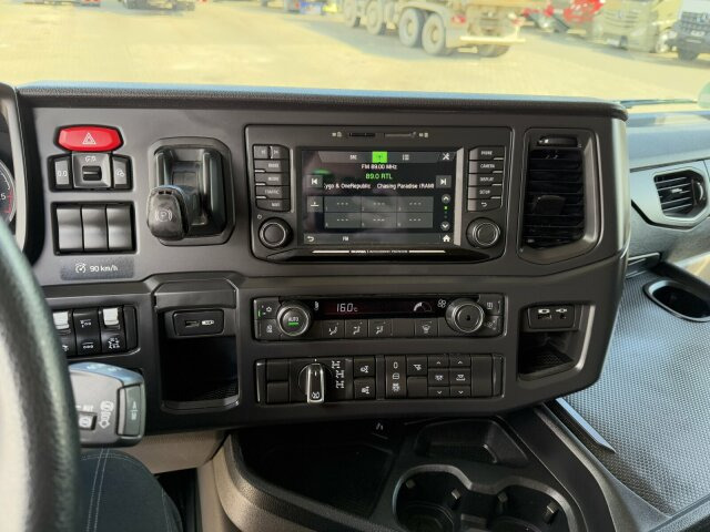 Scania G450 XT 4x4 Euro 6 SZM Kipphydraulik Blatt/ Luft - Sadulveok: pilt 3 Scania G450 XT 4x4 Euro 6 SZM Kipphydraulik Blatt/ Luft - Sadulveok: pilt 3