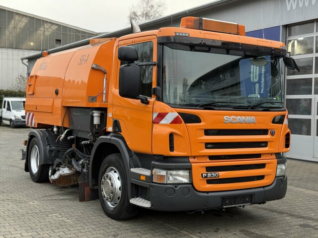 Scania P230 Kehrmaschine Johnston VT605- 6 M³ - Tänavapühkimismasin: pilt 1 Scania P230 Kehrmaschine Johnston VT605- 6 M³ - Tänavapühkimismasin: pilt 1