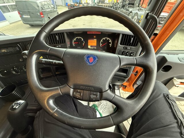 Scania P230 Kehrmaschine Johnston VT605- 6 M³ - Tänavapühkimismasin: pilt 2 Scania P230 Kehrmaschine Johnston VT605- 6 M³ - Tänavapühkimismasin: pilt 2