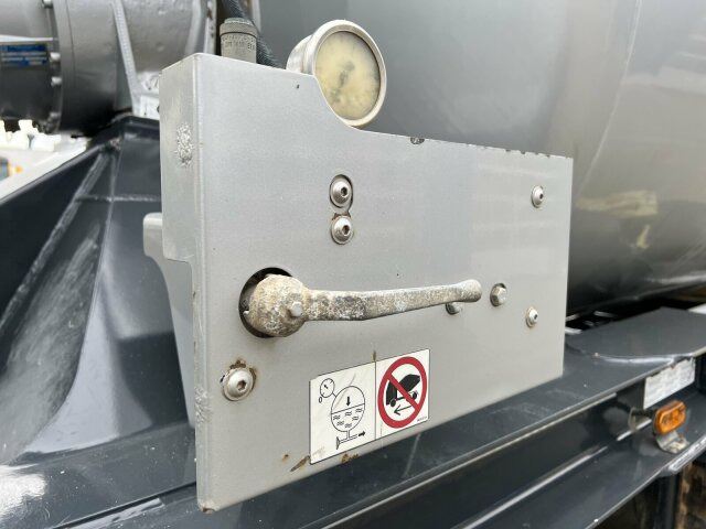 Schwing Stetter Betonmischer Auflieger 10 m³ - Betooniveo poolhaagis: pilt 4 Schwing Stetter Betonmischer Auflieger 10 m³ - Betooniveo poolhaagis: pilt 4