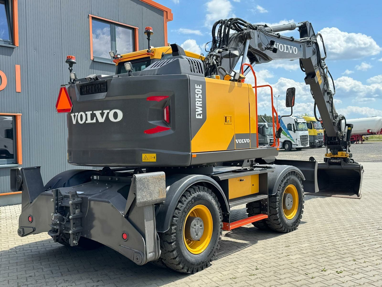 Volvo EWR150E Mobilbagger mit ROTATOR ENCONG EC319 - Ratastel ekskavaator: pilt 5 Volvo EWR150E Mobilbagger mit ROTATOR ENCONG EC319 - Ratastel ekskavaator: pilt 5