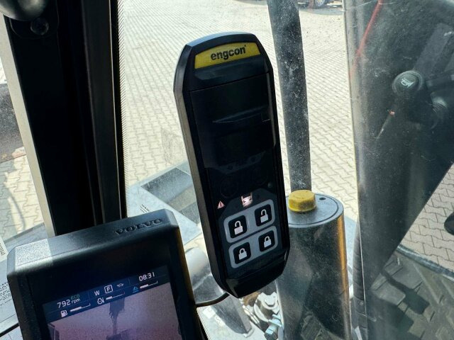 Volvo EWR150E Mobilbagger mit ROTATOR ENCONG EC319 - Ratastel ekskavaator: pilt 4 Volvo EWR150E Mobilbagger mit ROTATOR ENCONG EC319 - Ratastel ekskavaator: pilt 4