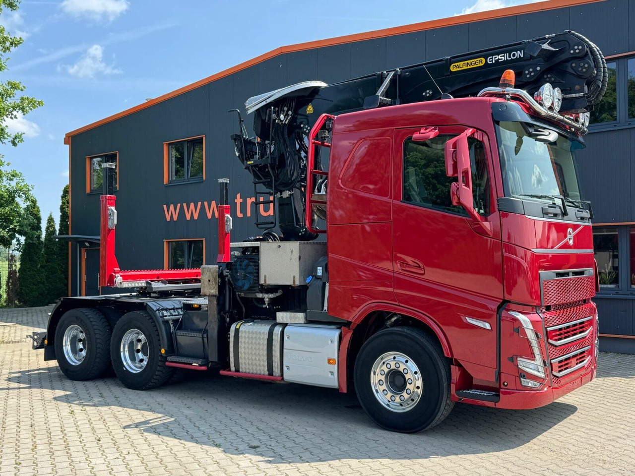 Volvo FH 550 6x4 Holztransporter Lang mit Kran Euro 6E - Metsaveok, Kraanaga veoauto: pilt 2 Volvo FH 550 6x4 Holztransporter Lang mit Kran Euro 6E - Metsaveok, Kraanaga veoauto: pilt 2