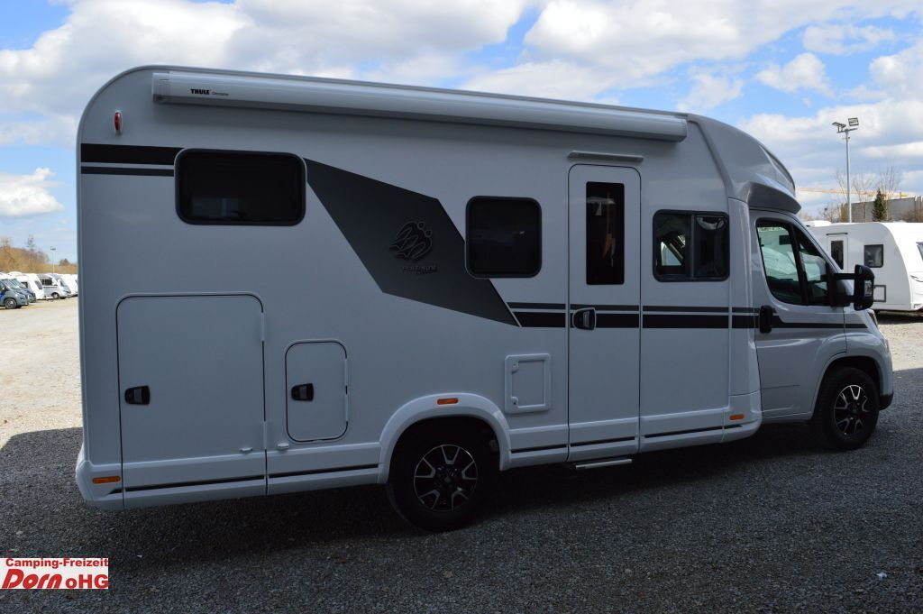 Knaus L!VE WAVE 650 MG Platinum Selection Vermieterpac - Poolintegreeritud matkaauto: pilt 1 Knaus L!VE WAVE 650 MG Platinum Selection Vermieterpac - Poolintegreeritud matkaauto: pilt 1
