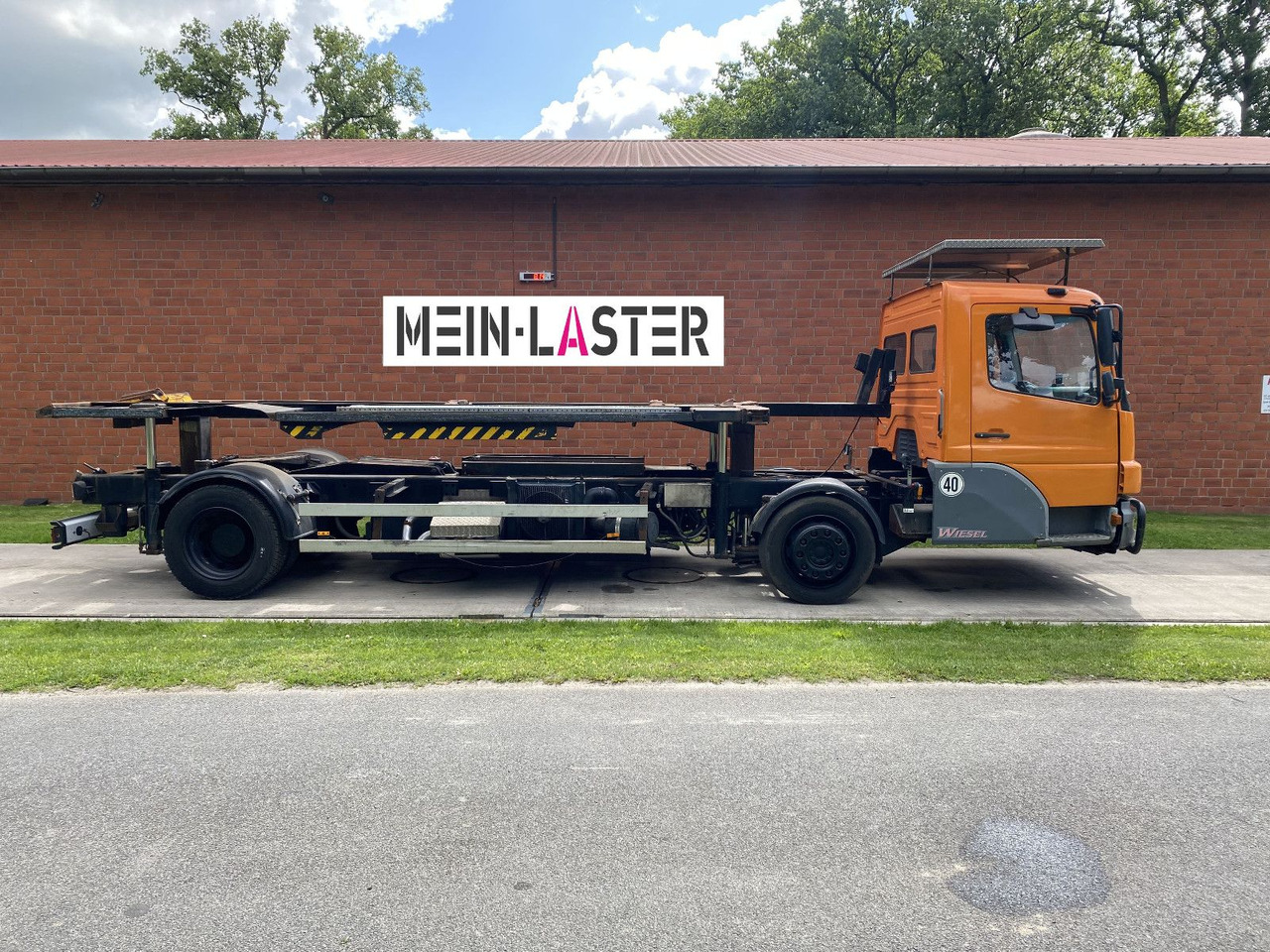 Mercedes-Benz Kamag Wiesel Umsetzter Sattelplatte - Konteinerveduk/ Tõstukiga veoauto: pilt 5 Mercedes-Benz Kamag Wiesel Umsetzter Sattelplatte - Konteinerveduk/ Tõstukiga veoauto: pilt 5