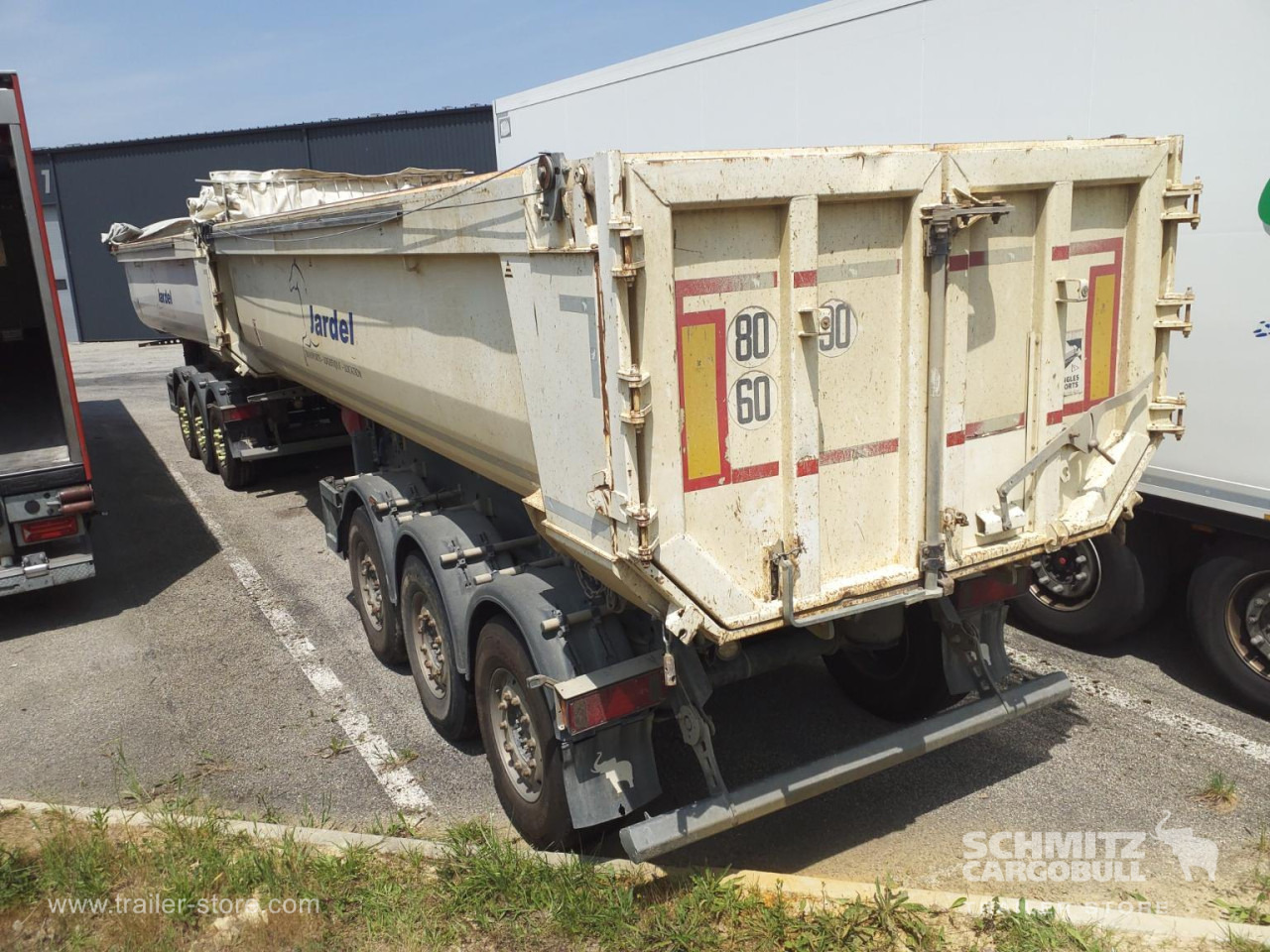 SCHMITZ Tipper Steel half pipe body 26m³ - Kallur-poolhaagis: pilt 4 SCHMITZ Tipper Steel half pipe body 26m³ - Kallur-poolhaagis: pilt 4