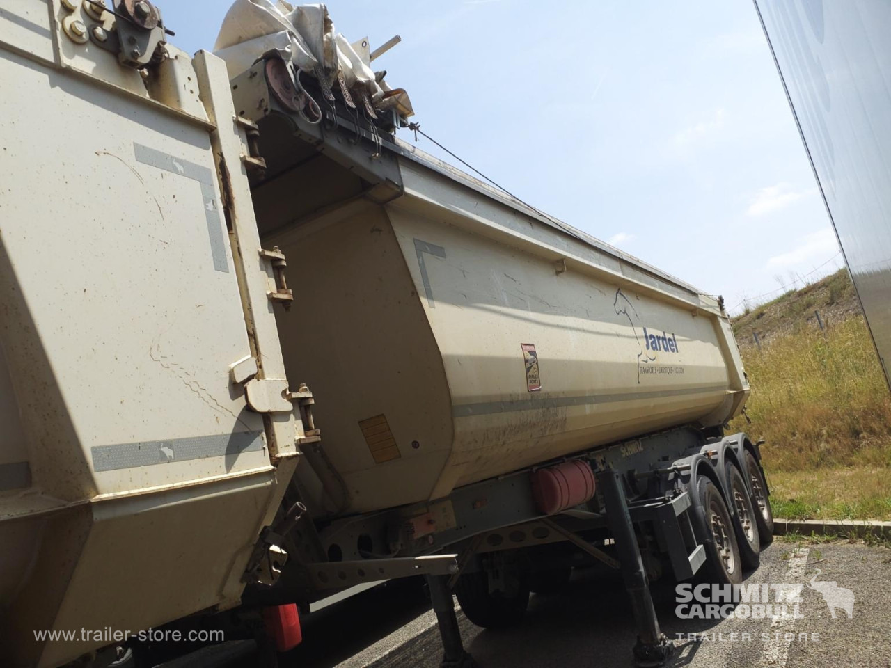 SCHMITZ Tipper Steel half pipe body 26m³ - Kallur-poolhaagis: pilt 2 SCHMITZ Tipper Steel half pipe body 26m³ - Kallur-poolhaagis: pilt 2