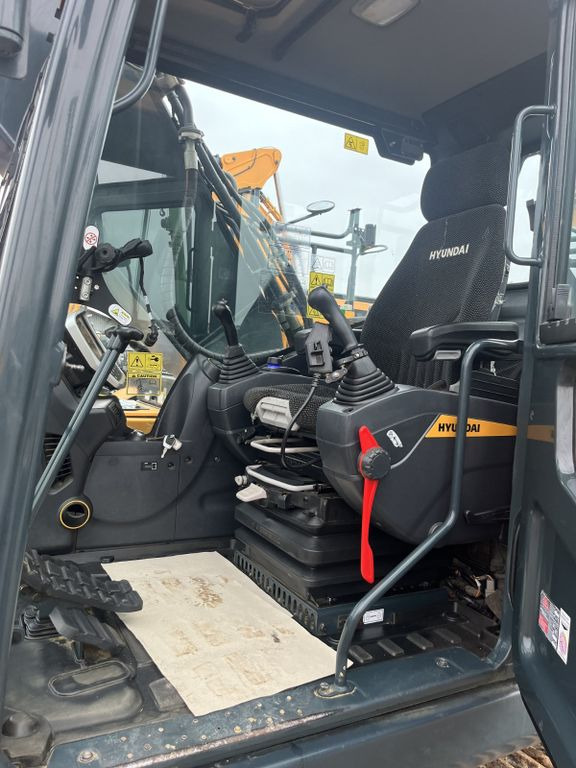 Hyundai HX220AL - Lintekskavaator: pilt 5 Hyundai HX220AL - Lintekskavaator: pilt 5