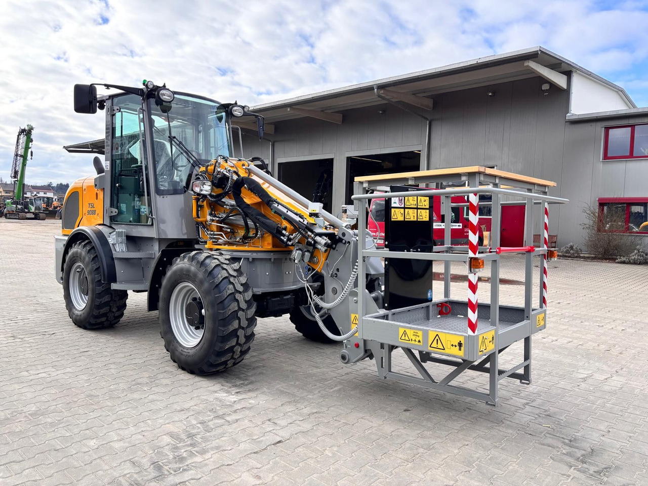 Paus TSL 9088 - Rataslaadur: pilt 2 Paus TSL 9088 - Rataslaadur: pilt 2