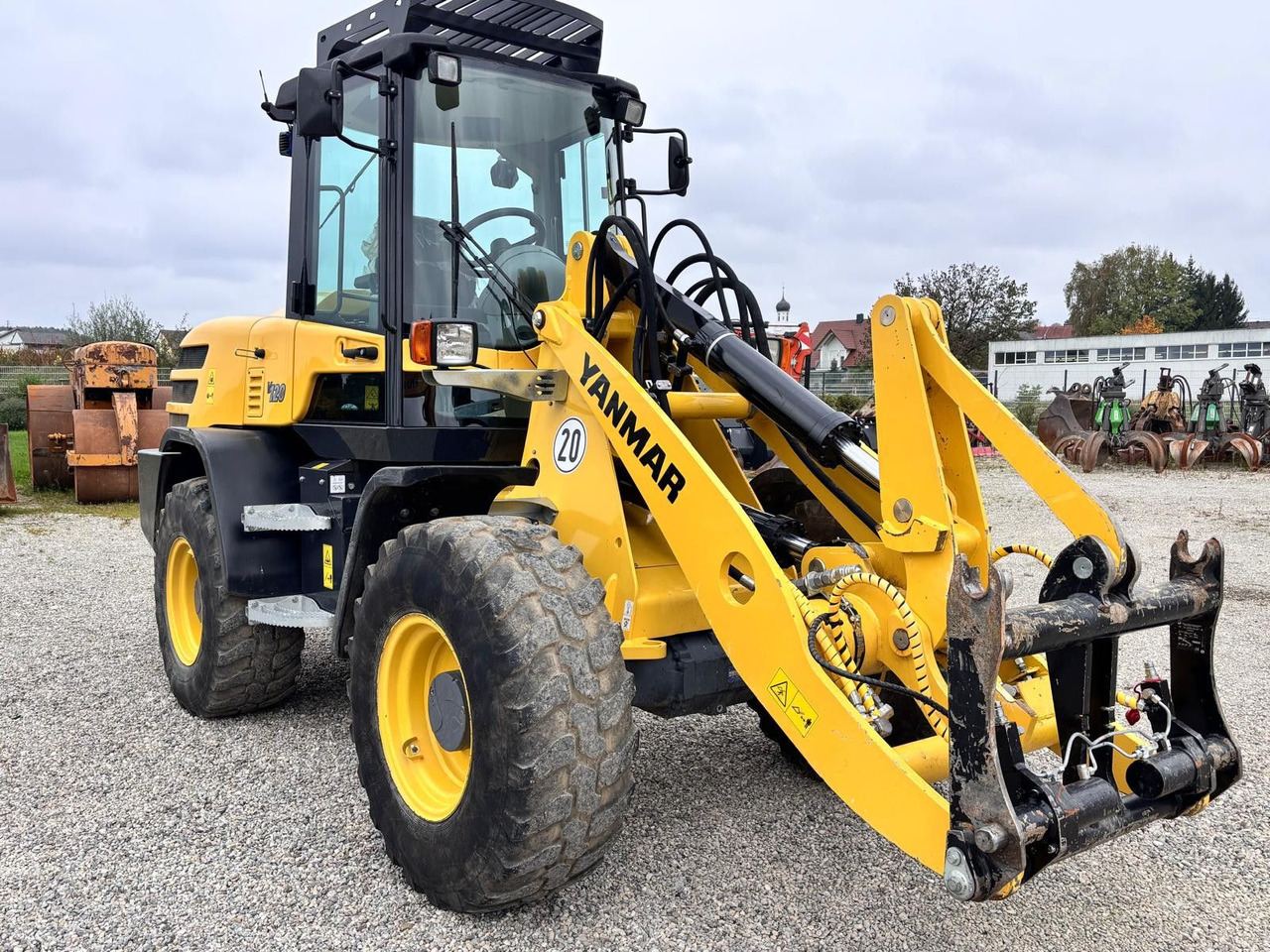 Yanmar V 120 - Rataslaadur: pilt 2 Yanmar V 120 - Rataslaadur: pilt 2