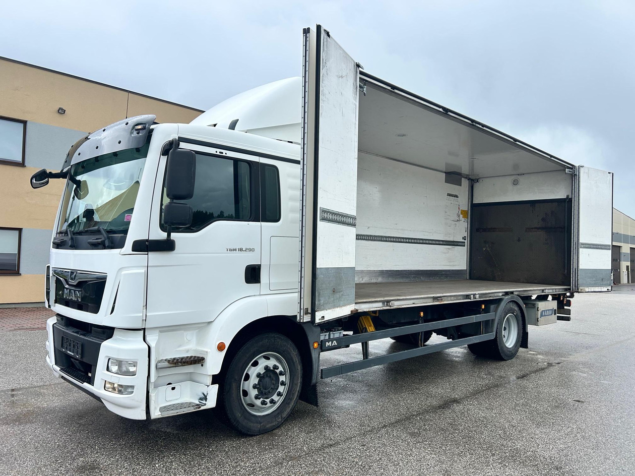 MAN TGM 18.290 - Kasti veoauto: pilt 4 MAN TGM 18.290 - Kasti veoauto: pilt 4