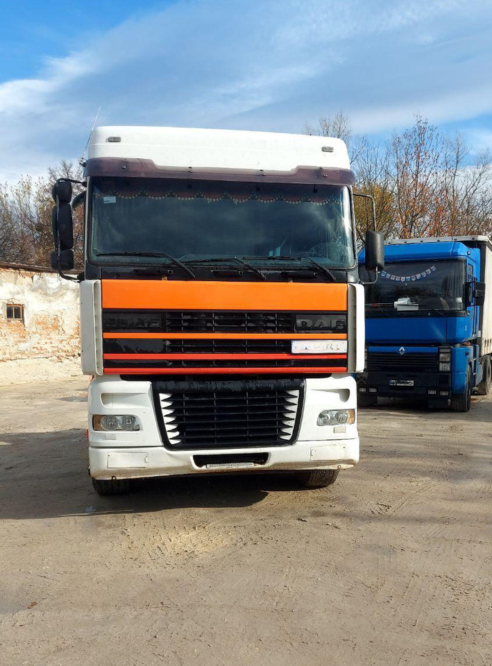 DAF - Sadulveok: pilt 2 DAF - Sadulveok: pilt 2