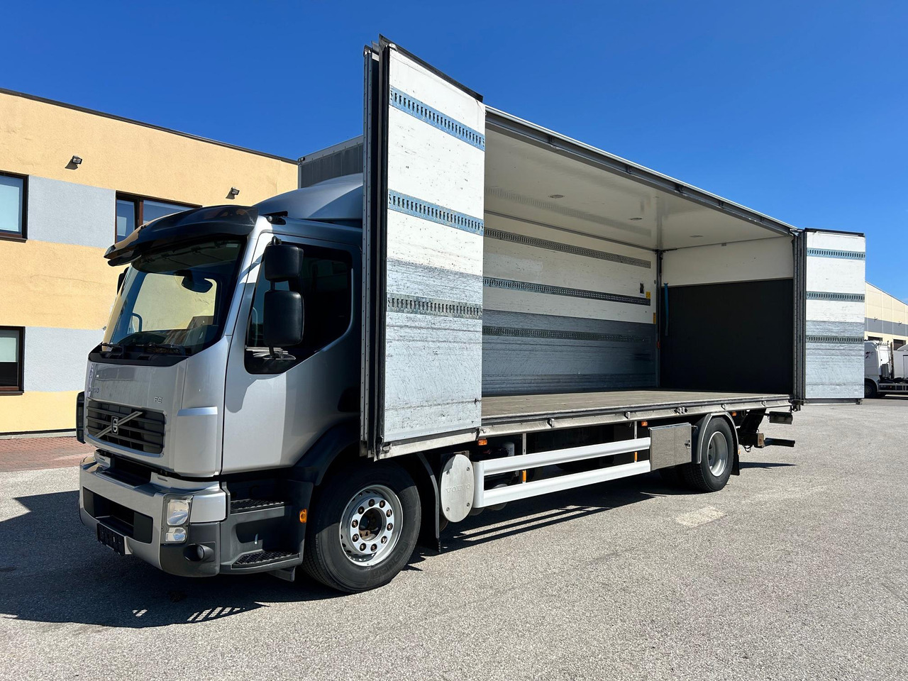 VOLVO FE260 - Kasti veoauto: pilt 3 VOLVO FE260 - Kasti veoauto: pilt 3