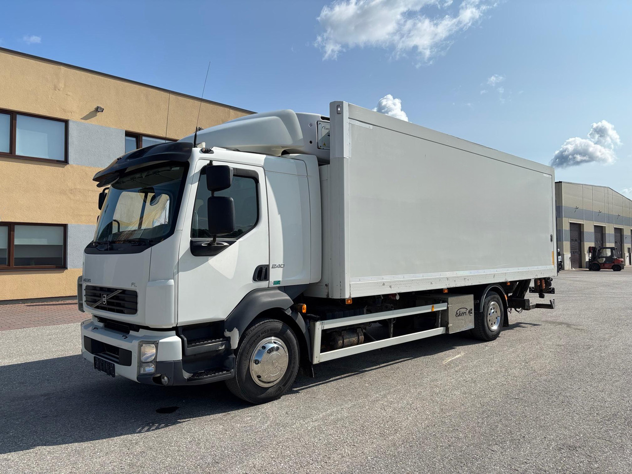 VOLVO FL240 - Külmutiga veoauto: pilt 3 VOLVO FL240 - Külmutiga veoauto: pilt 3