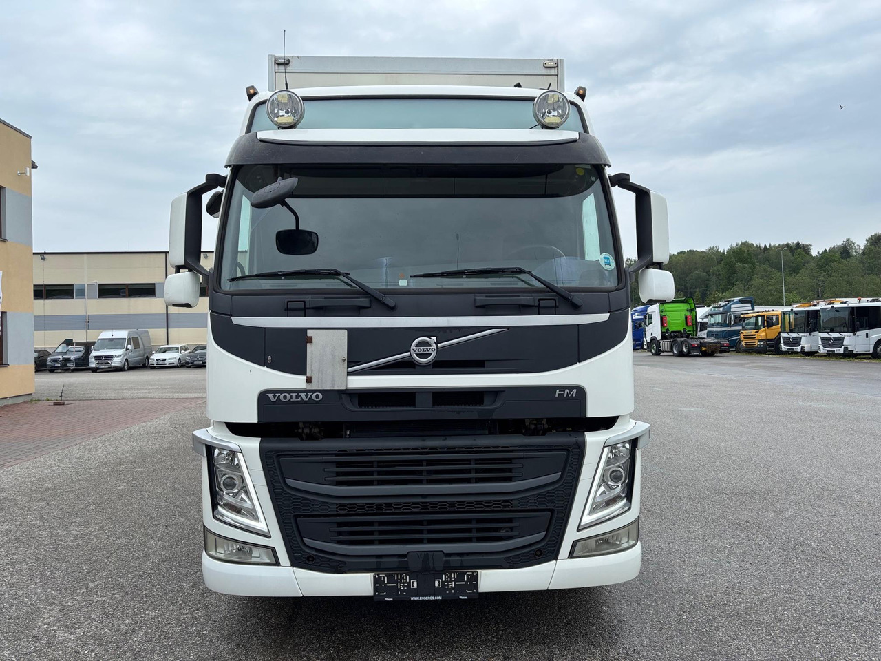 VOLVO FM330 - Kasti veoauto: pilt 2 VOLVO FM330 - Kasti veoauto: pilt 2