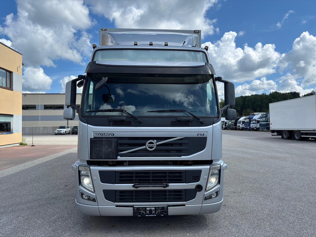 VOLVO FM330 - Kasti veoauto: pilt 2 VOLVO FM330 - Kasti veoauto: pilt 2