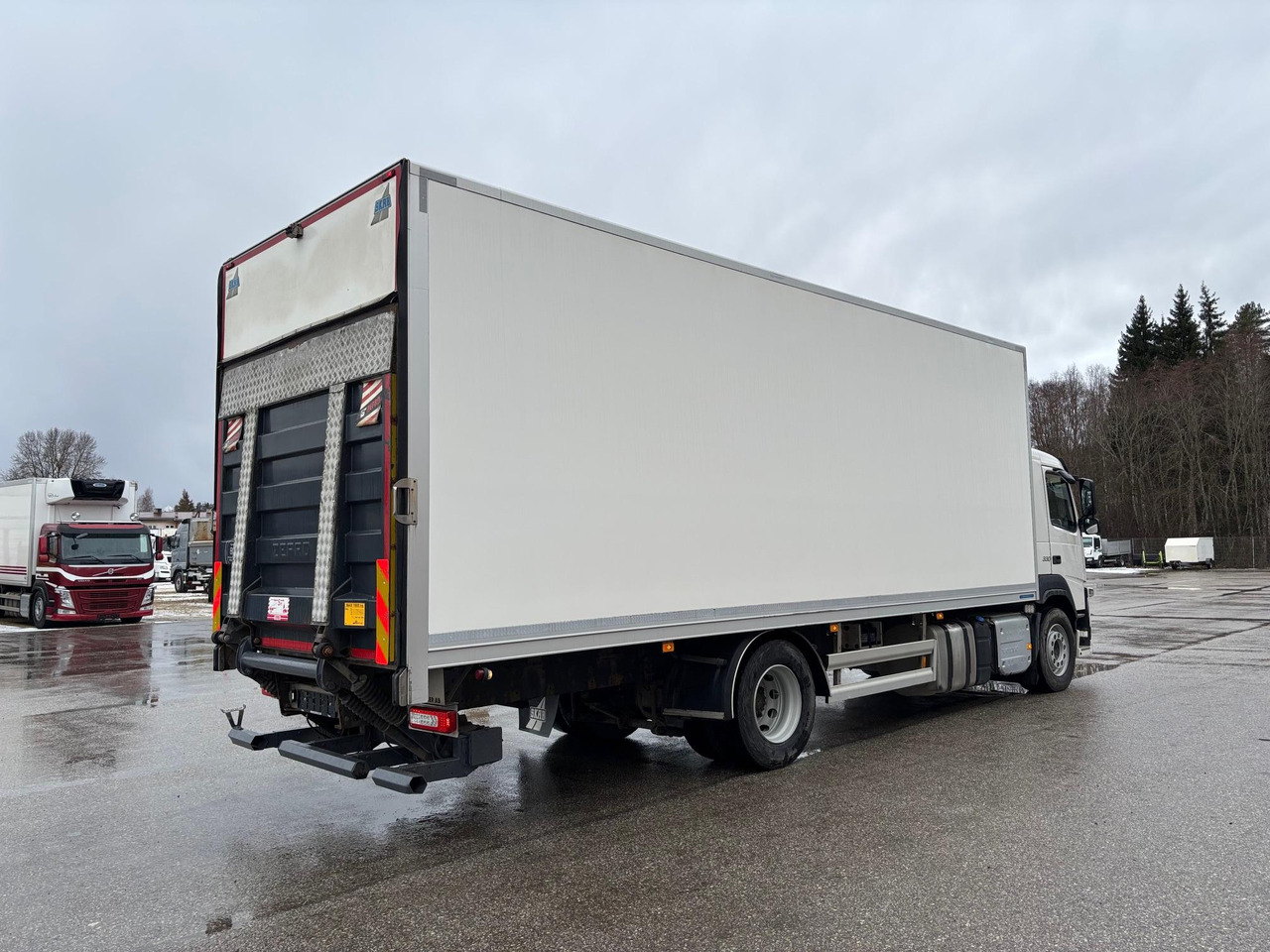 VOLVO FM330 - Külmutiga veoauto: pilt 5 VOLVO FM330 - Külmutiga veoauto: pilt 5