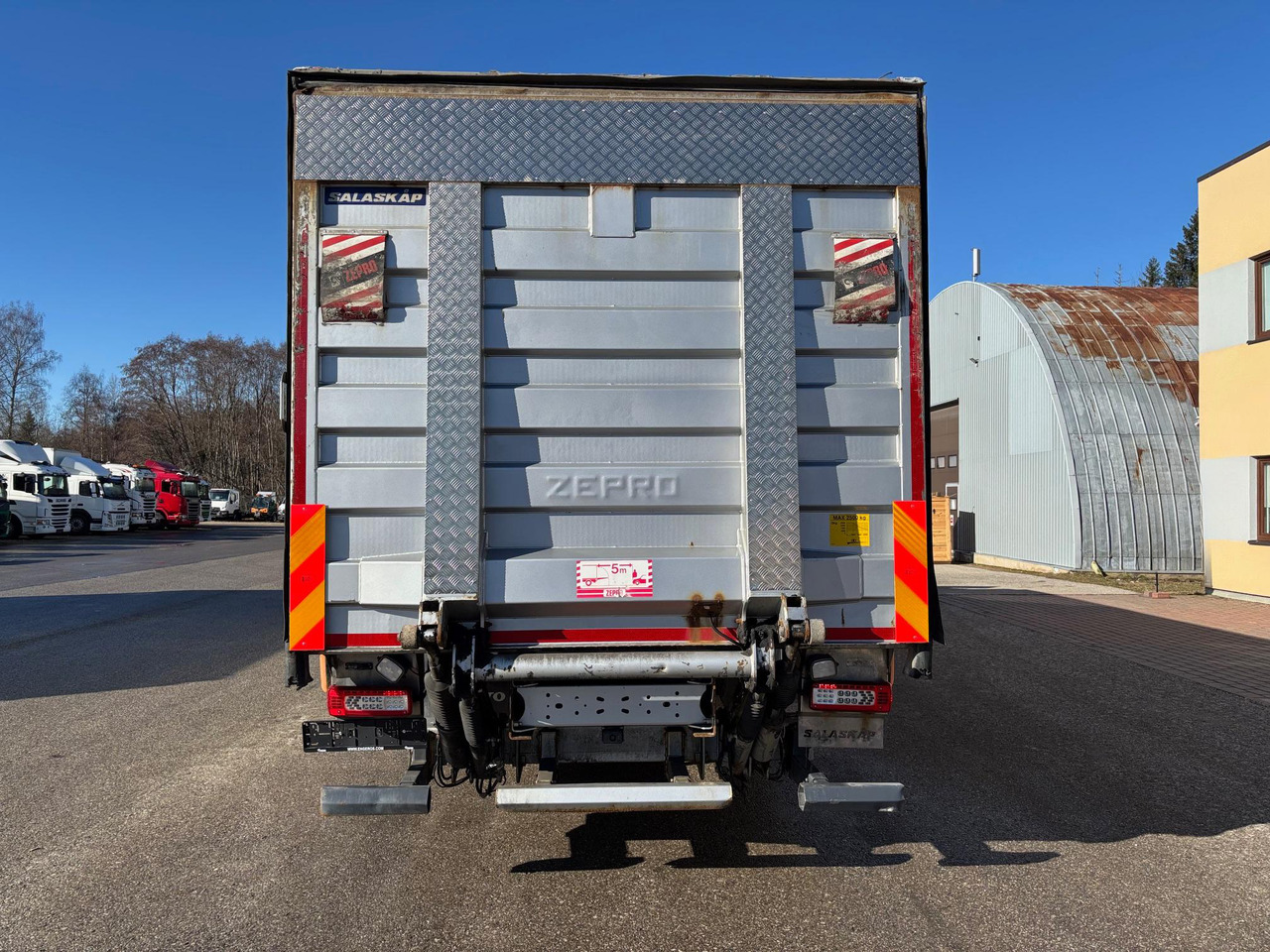 VOLVO FM330 - Külmutiga veoauto: pilt 5 VOLVO FM330 - Külmutiga veoauto: pilt 5