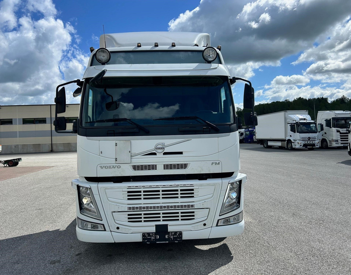 VOLVO FM330 - Kabiinišassiiga veoauto: pilt 3 VOLVO FM330 - Kabiinišassiiga veoauto: pilt 3