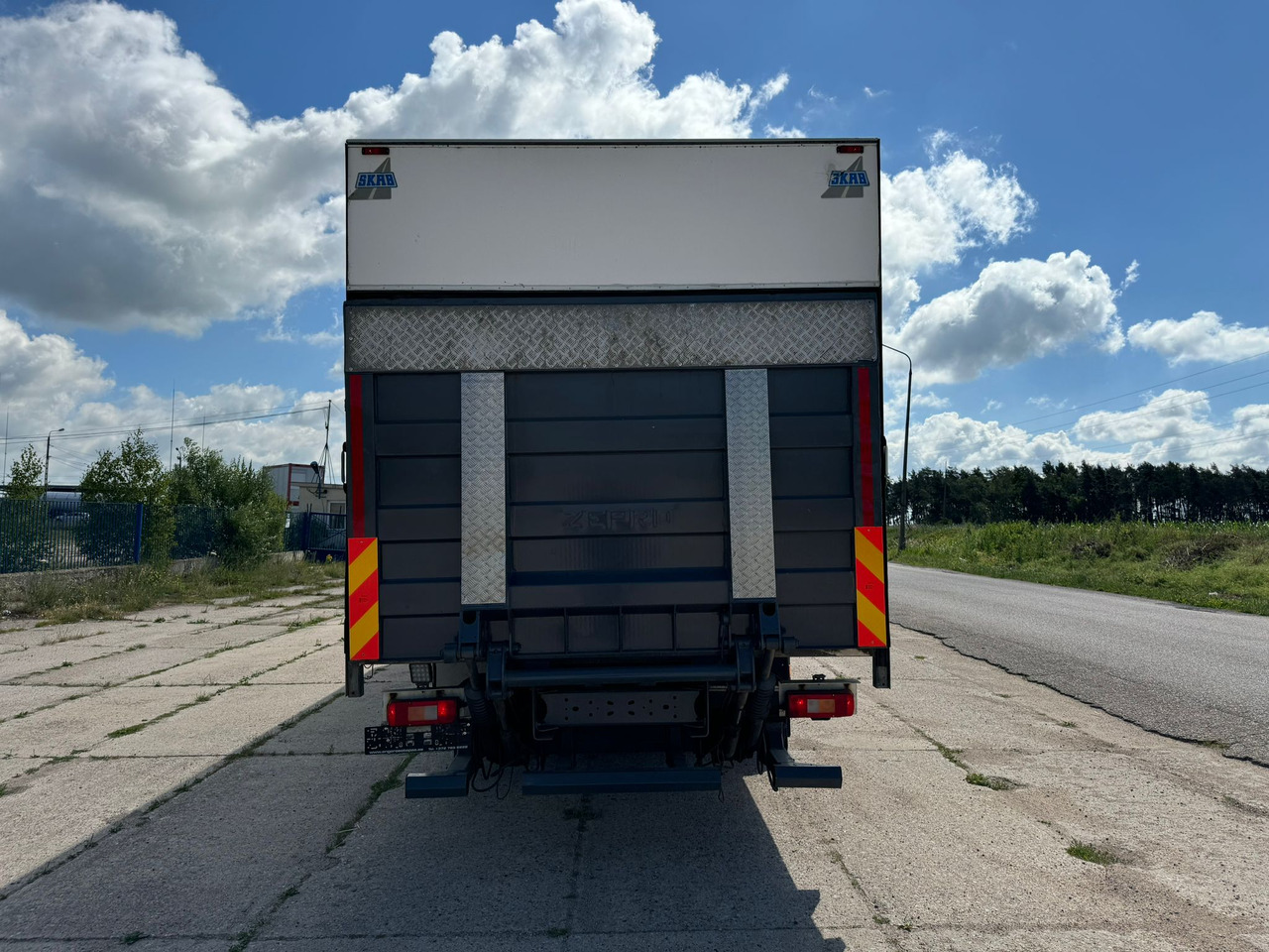 VOLVO FM330 - Külmutiga veoauto: pilt 3 VOLVO FM330 - Külmutiga veoauto: pilt 3