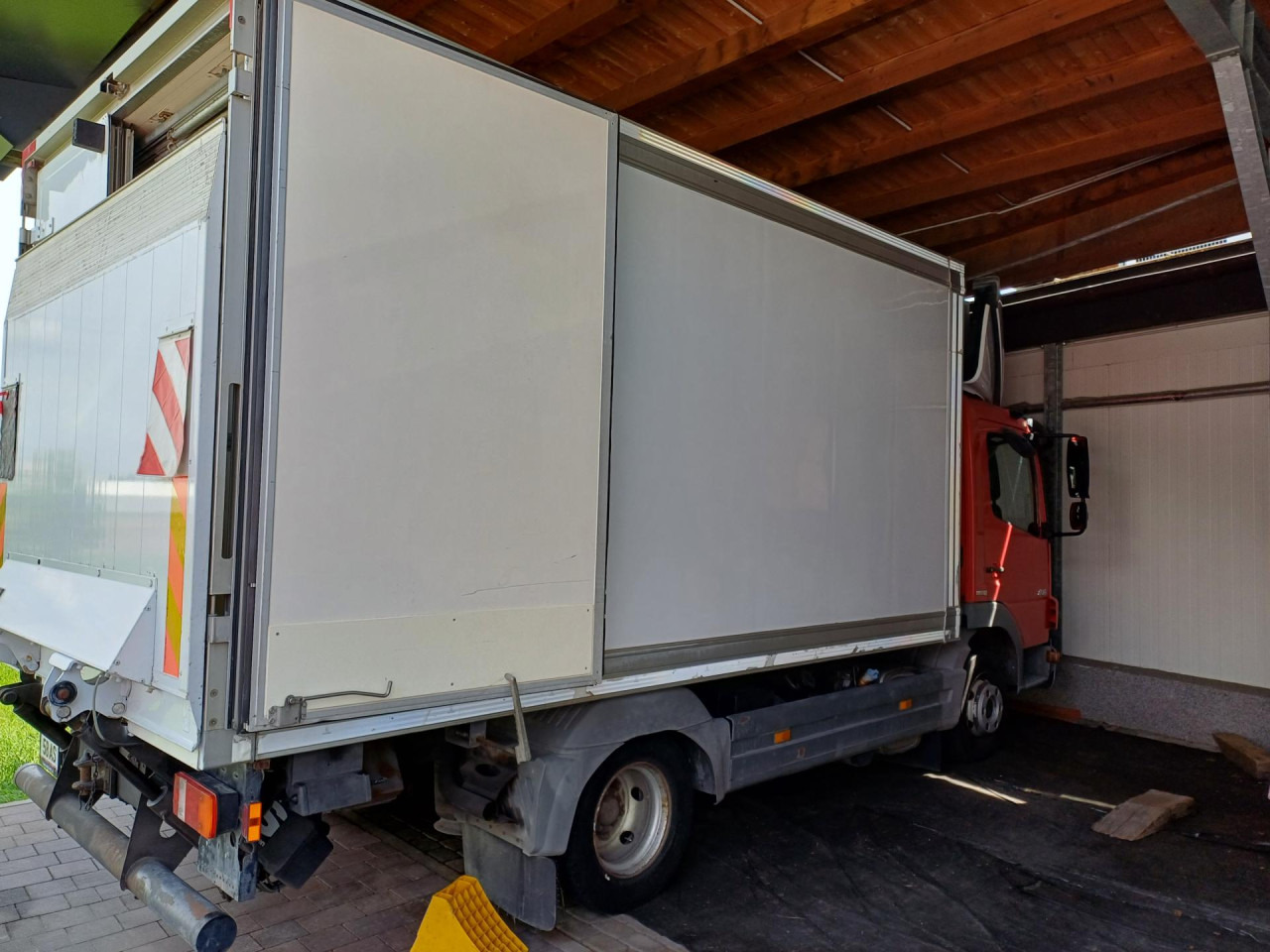 MERCEDES-BENZ 816 Euro5 AHK Luftfeder - Tarbesõiduk külmik: pilt 2 MERCEDES-BENZ 816 Euro5 AHK Luftfeder - Tarbesõiduk külmik: pilt 2