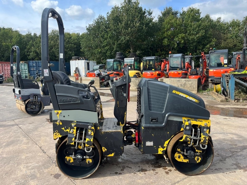 Bomag BW 100 AD M-5 - Teerull: pilt 1 Bomag BW 100 AD M-5 - Teerull: pilt 1