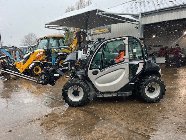 Manitou MT 420 H - Teleskooplaadur: pilt 5 Manitou MT 420 H - Teleskooplaadur: pilt 5