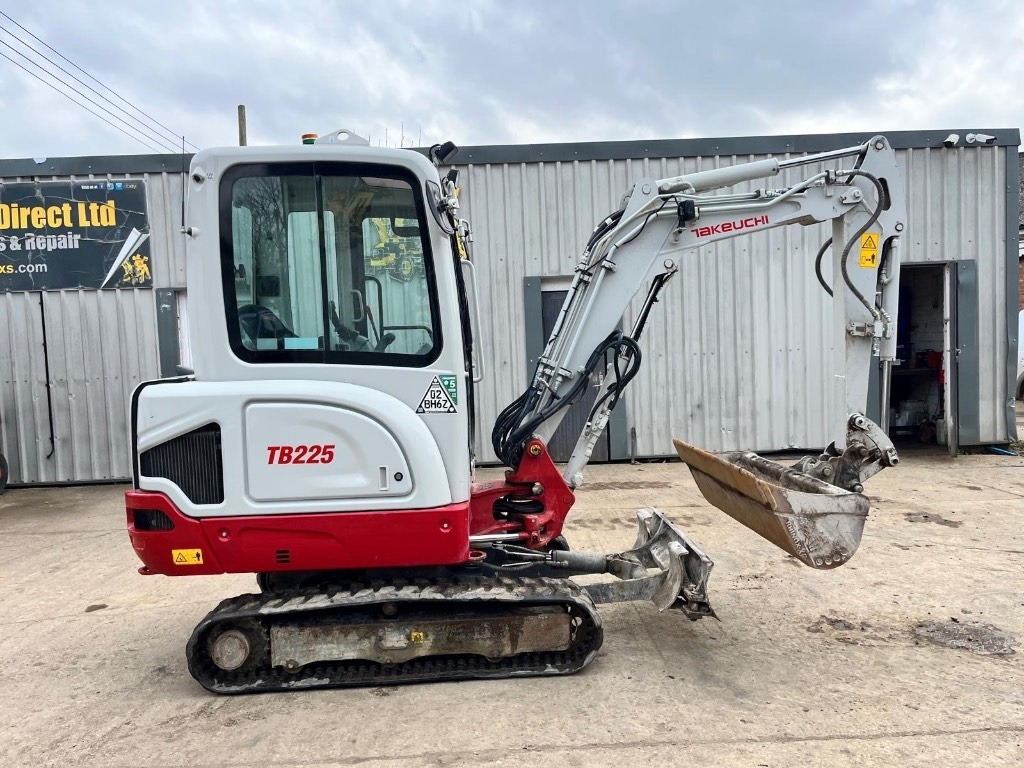 Takeuchi TB 225 - Miniekskavaator: pilt 1 Takeuchi TB 225 - Miniekskavaator: pilt 1